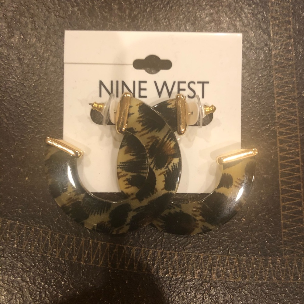 Nine West leopard earrings NWT